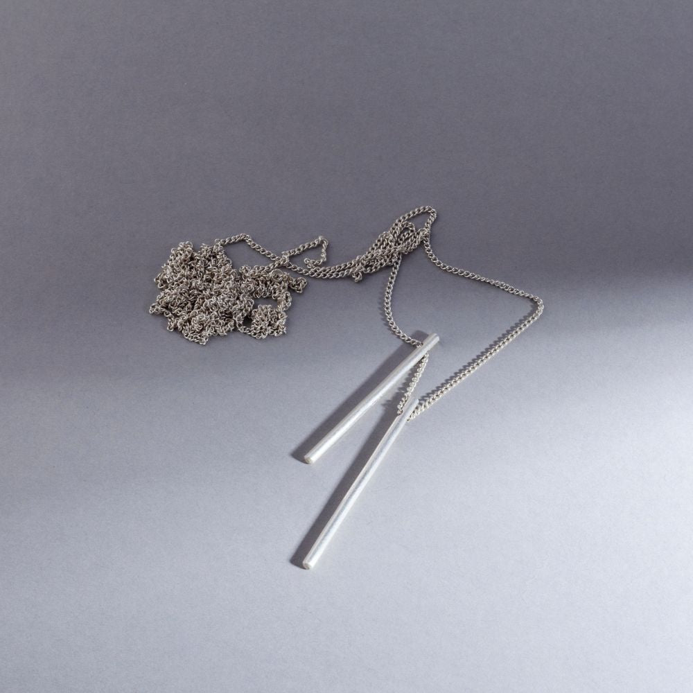 Collar Astrea Silver Largo minimalista diseño moderno joya jewelry mujer